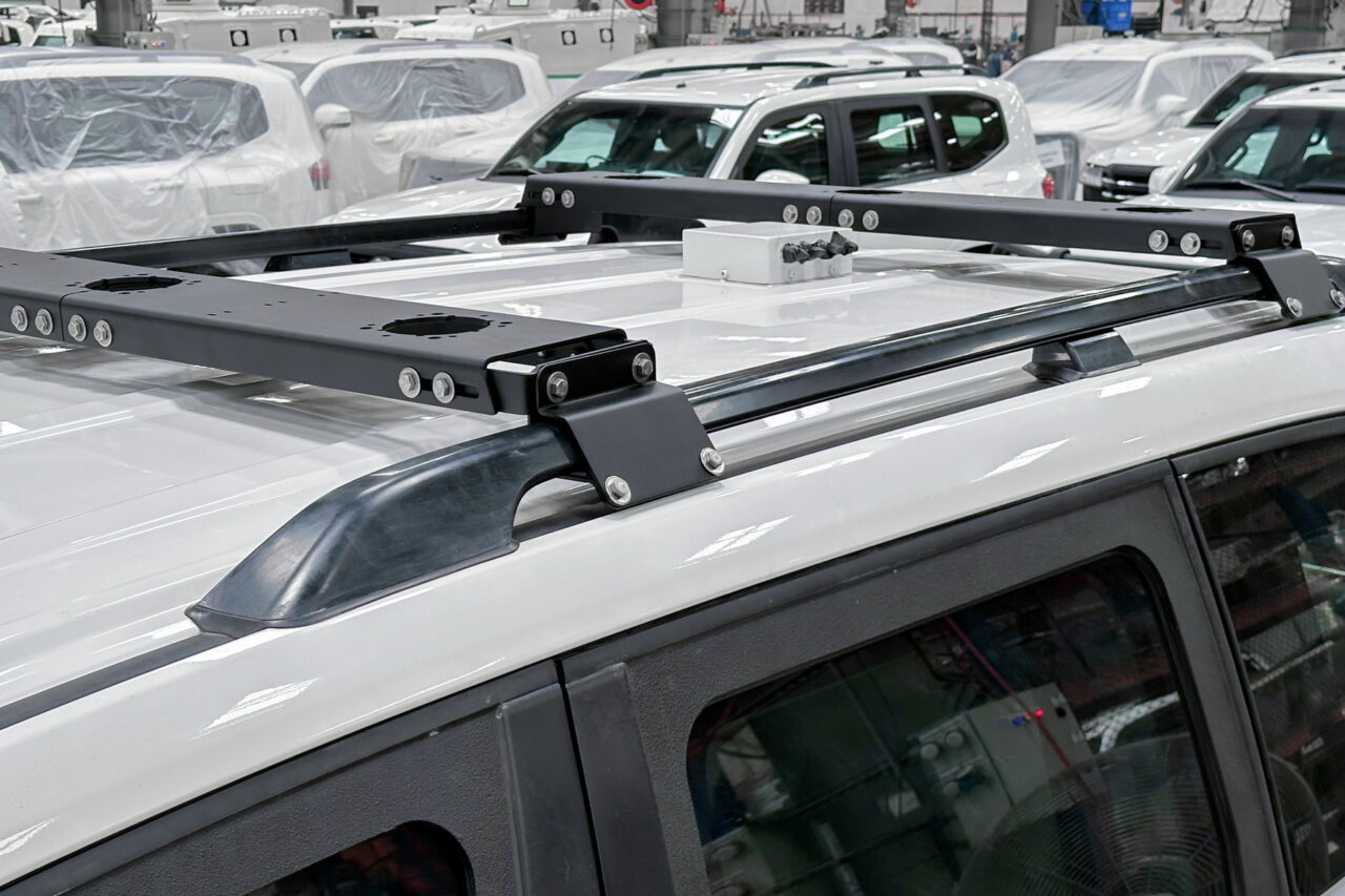 LC200 & LC300 Roof Rail Antenna Mount - Edey FX